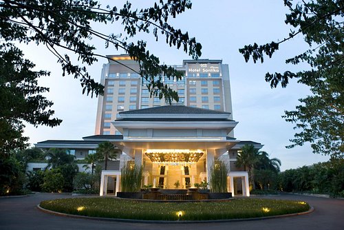 Hotel Santika Premiere
